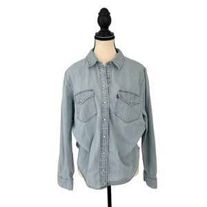 Levi’s Light Wash Denim Snap Button Shirt – Size Large